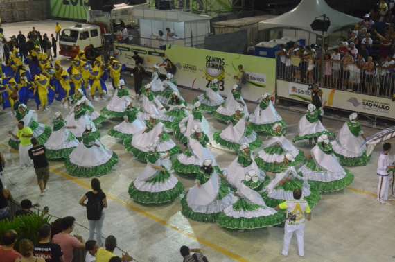 Carnaval 2013 - Santos - G.R.C.E.S. Padre Paulo -  Enredo: Da luz que de si difunde...