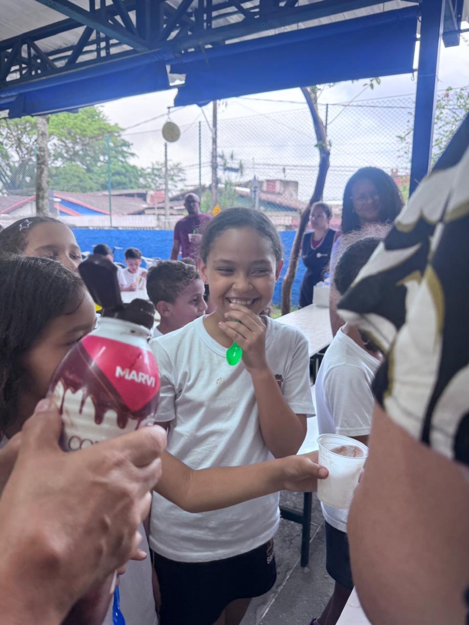 FRATERNIDADE FEMININA IGUALDADE SANTISTA PROMOVE DIA DO SORVETE EM ESCOLAS PÚBLICAS DE SANTOS
